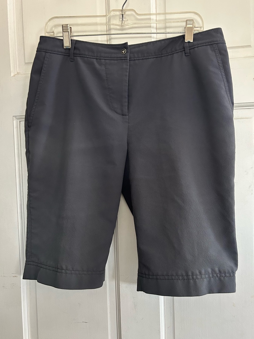 ANNIKA Cutter & Buck Women's Charcoal Gray Bermuda Shorts. Size 10